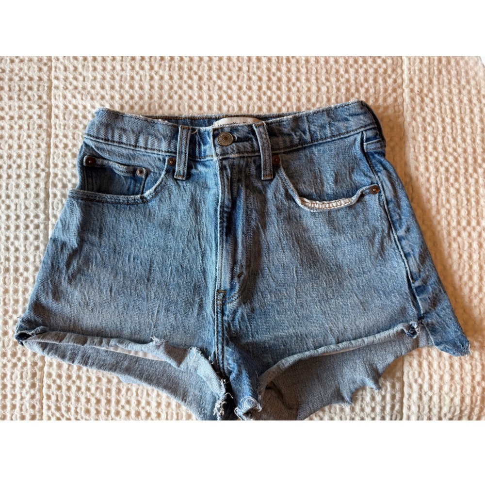 Abercrombie & Fitch Curve Love High Rise Mom Shorts Light Wash Denim Size 25 0